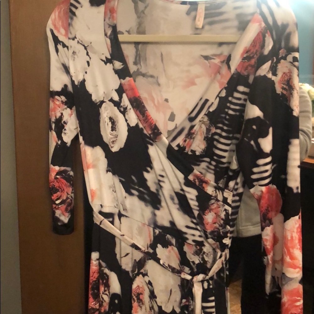 Vici maxi dress - Picture 3 of 4